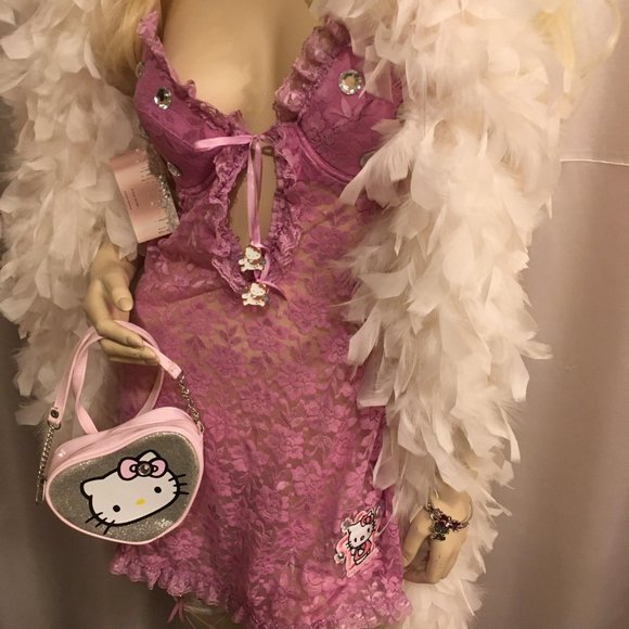 ADORABLE dream lingere and jewlery set with hello kitty details! - Picture 7 of 15